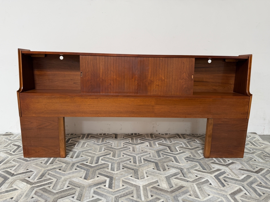Mid-Century Modern Headboard With Sliding Doors And Three Drawers By Cavalier Corporation Chattanooga, TN 78.5W X 11D X 38H [Photo 5]
