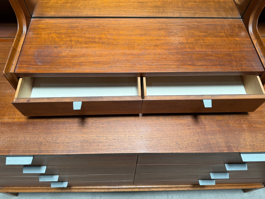 Mid-Century Modern 8-Drawer Chest Of Drawers Dresser With Freestanding 2-Drawer Mirror By Cavalier Corporation Chattanooga, TN Dresser Measures 56W X 18D X 32.5H [Photo 19]