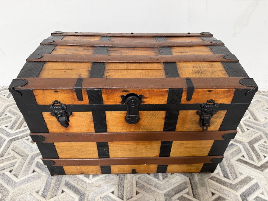 Antique Early 20th Century American Rolling Pine Blanket Chest Featuring Black Metal Strap Mounts 34W X 21D X 24.5H [Photo 4]