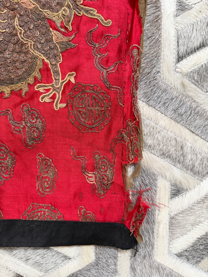 Antique Chinese Gold and Silk Embroidered Textile Panel Likely Dating from the Qing Dynasty (1644-1911) Featuring Three Dragons 25.5 X 32 [Photo 10]