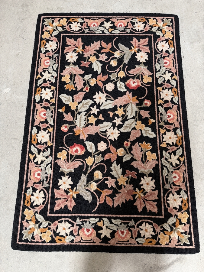 Vintage Hand-hooked Needlepoint Wool Area Rug 42.5 X 65 [Photo 2]