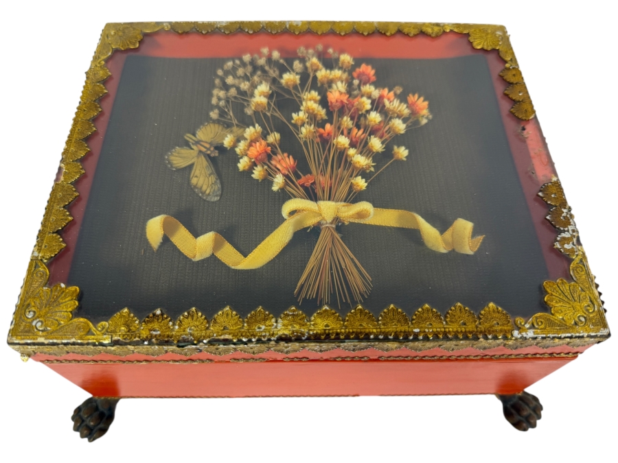 Vintage Footed Box Featuring a Bouquet Of Dried Flowers 9W X 8D X 4H