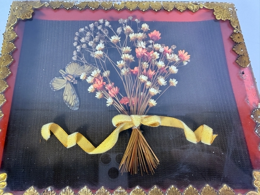 Vintage Footed Box Featuring a Bouquet Of Dried Flowers 9W X 8D X 4H [Photo 4]