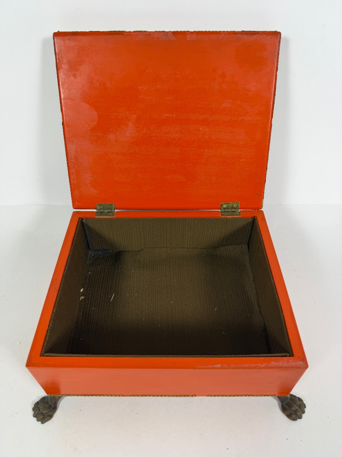 Vintage Footed Box Featuring a Bouquet Of Dried Flowers 9W X 8D X 4H [Photo 7]