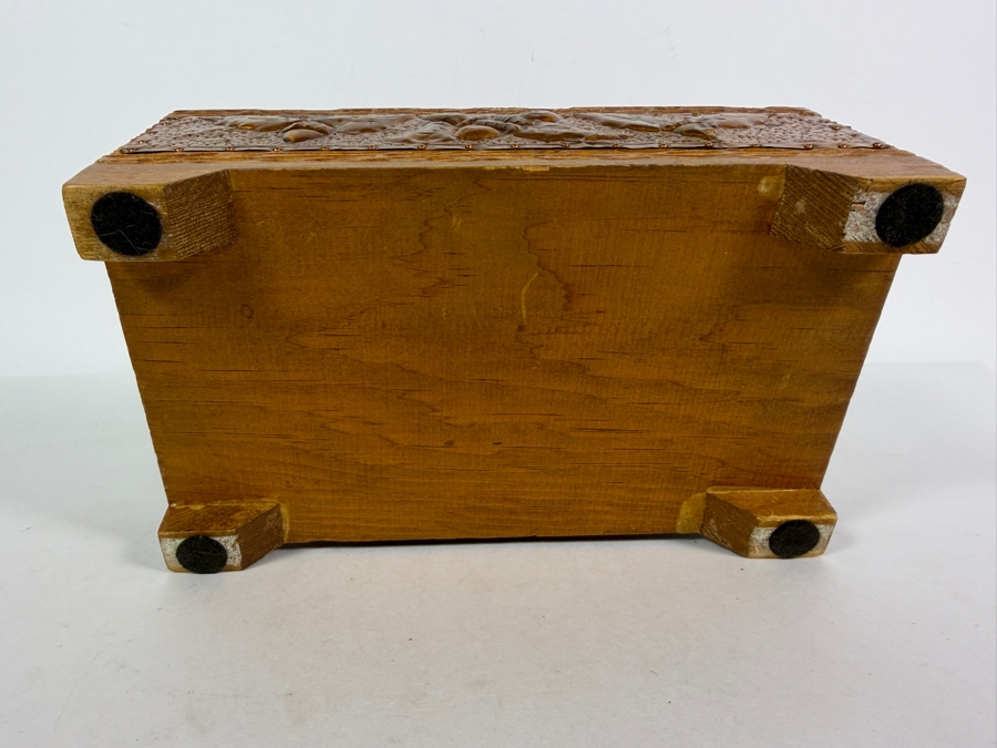 Antique Arts and Crafts Style Carved Wood and Embossed Copper Box 8.5W X 5D X 5H [Photo 10]