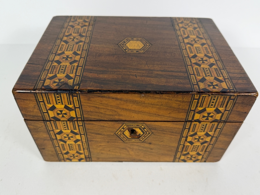 Antique 19th-century English Victorian Box Featuring Intricate Parquetry Banding and a Geometric Marquetry Medallion 9.75W X 6.75D X 5.25H [Photo 2]