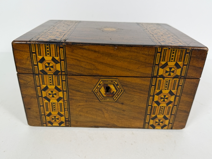 Antique 19th-century English Victorian Box Featuring Intricate Parquetry Banding and a Geometric Marquetry Medallion 9.75W X 6.75D X 5.25H [Photo 3]