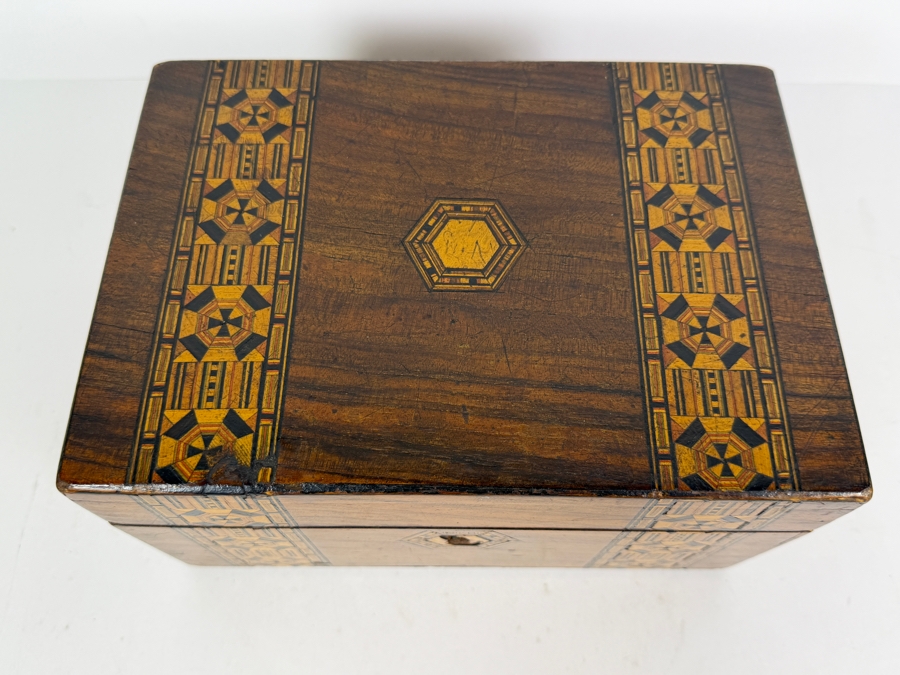 Antique 19th-century English Victorian Box Featuring Intricate Parquetry Banding and a Geometric Marquetry Medallion 9.75W X 6.75D X 5.25H [Photo 4]