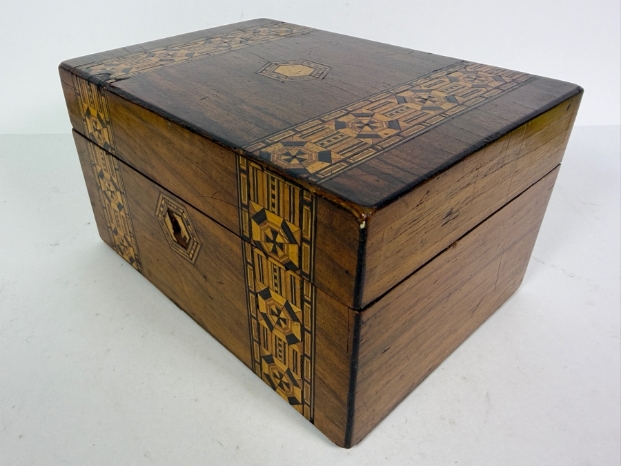Antique 19th-century English Victorian Box Featuring Intricate Parquetry Banding and a Geometric Marquetry Medallion 9.75W X 6.75D X 5.25H [Photo 7]