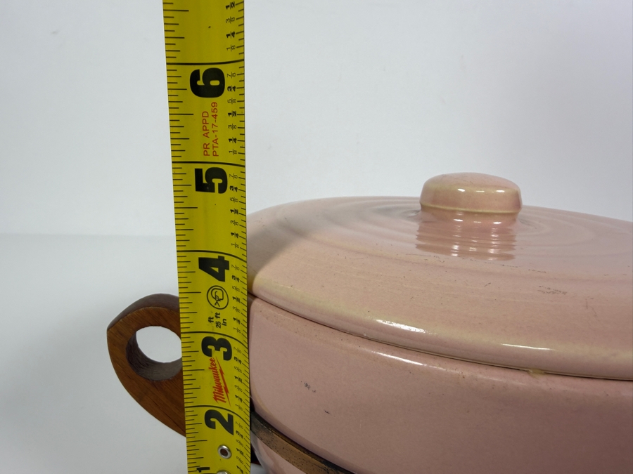 Vintage Bauer Pottery Pink Gloss Casserole Baker Dish With Wooden Side Handles Made In USA 10.5'W X 5'H [Photo 7]