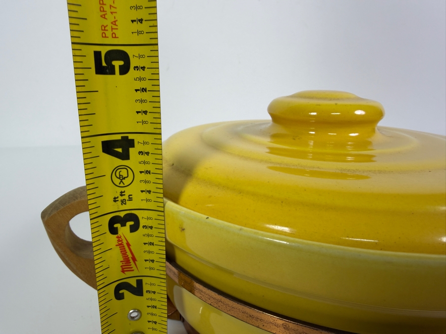 Vintage Bauer Pottery Ring Ware Yellow Gloss Casserole Baker Dish With Wooden Side Handles Made In USA 10'W X 4.5'H [Photo 6]