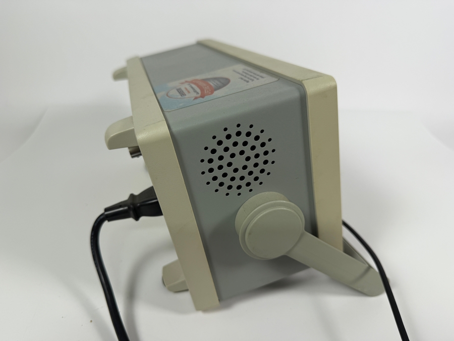 GW Instek GDS-1022 GDS-1000 Series 2 Channel 25MHz Digital Storage Oscilloscope [Photo 6]