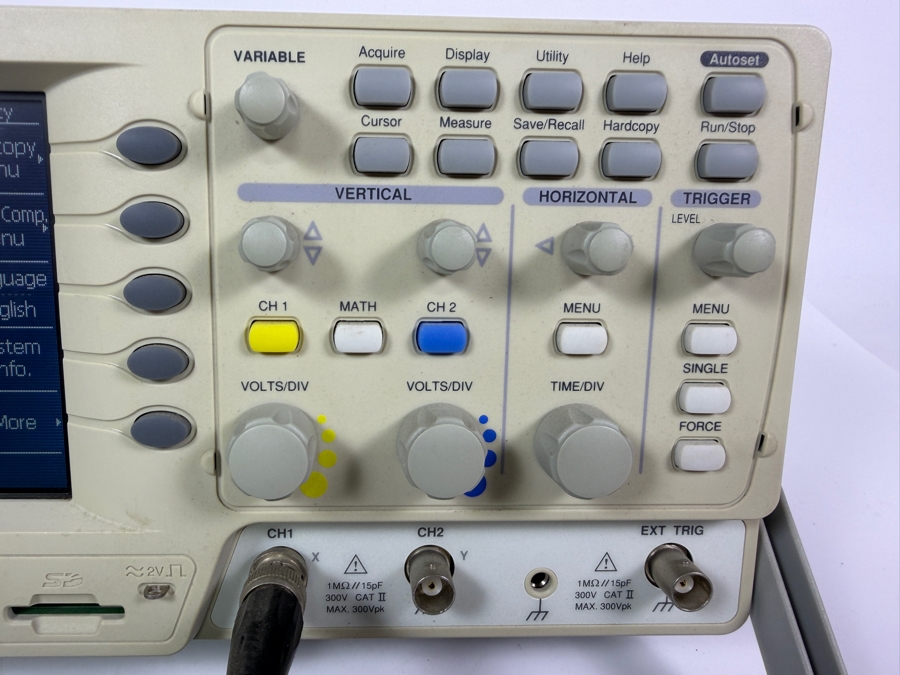 GW Instek GDS-1022 GDS-1000 Series 2 Channel 25MHz Digital Storage Oscilloscope [Photo 5]