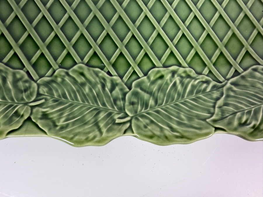 Vintage Bordallo Pinheiro Green Majolica Leaf And Lattice Rectangular Serving Platter Made In Portugal 18.5'W X 14'H [Photo 3]