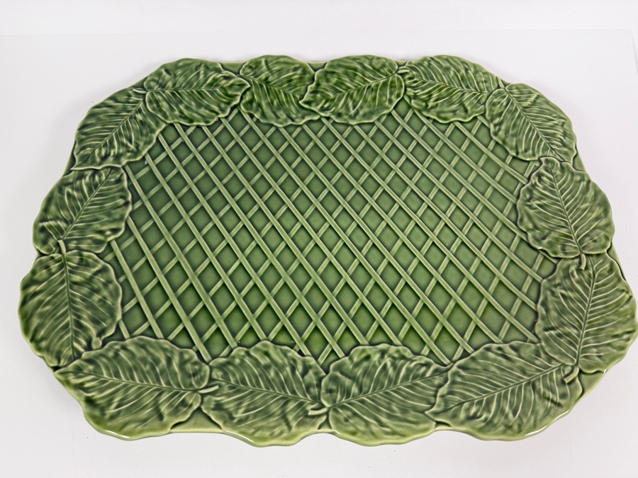Vintage Bordallo Pinheiro Green Majolica Leaf And Lattice Rectangular Serving Platter Made In Portugal 18.5'W X 14'H [Photo 2]