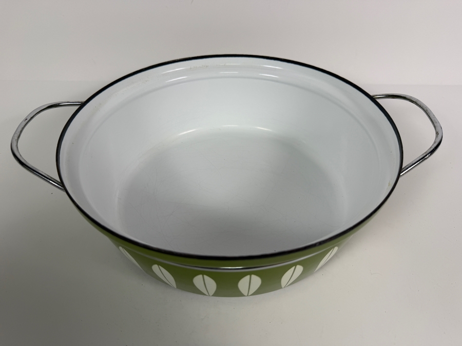 Like New Condition Vintage Grete Prytz Kittelsen For Cathrineholm Lotus Olive Green Enameled Casserole Dish Made In Norway 13.5'Ways X 11'D X 5.5'H [Photo 4]