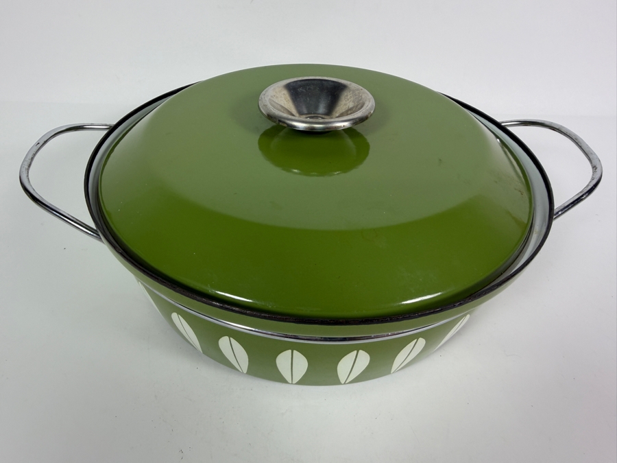 Like New Condition Vintage Grete Prytz Kittelsen For Cathrineholm Lotus Olive Green Enameled Casserole Dish Made In Norway 13.5'Ways X 11'D X 5.5'H [Photo 3]