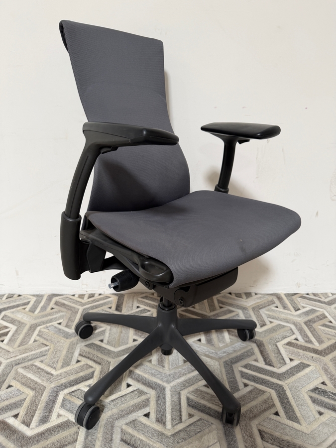 Herman Miller Embody Ergonomic Office Task Chair In Charcoal Rhythm Fabric 43.5'H [Photo 5]