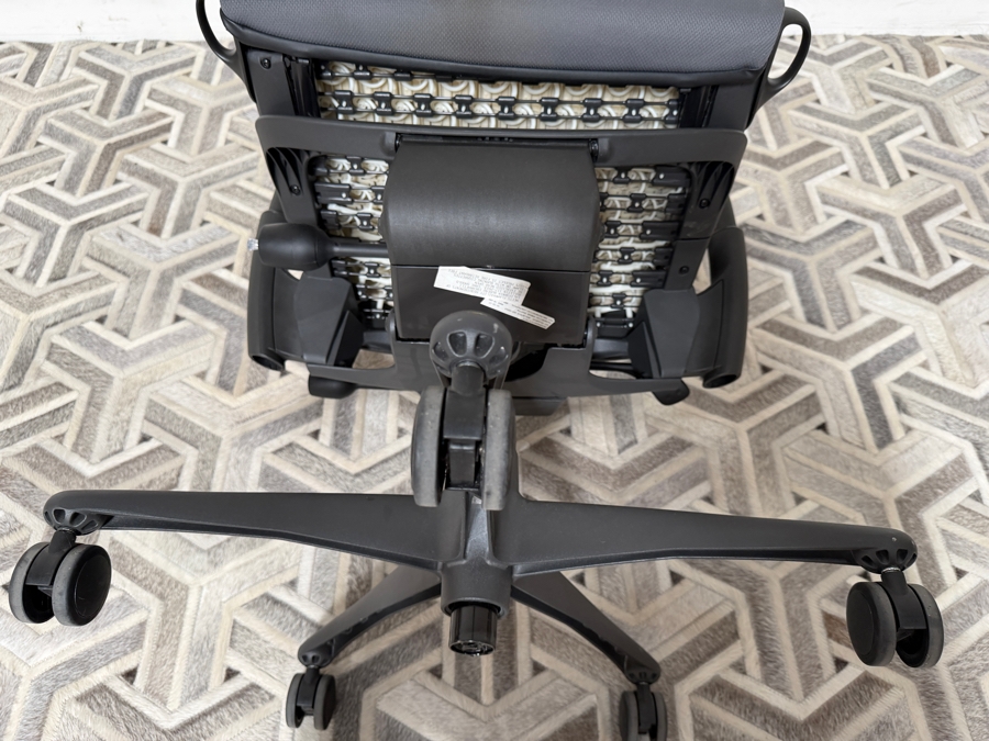 Herman Miller Embody Ergonomic Office Task Chair In Charcoal Rhythm Fabric 43.5'H [Photo 10]