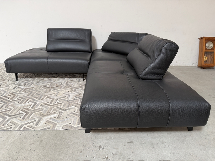 Gamma Arredamenti Smart Black Leather Low Profile Corner Sectional Sofa With Adjustable Backrests Made In Italy 96'W  [Photo 3]