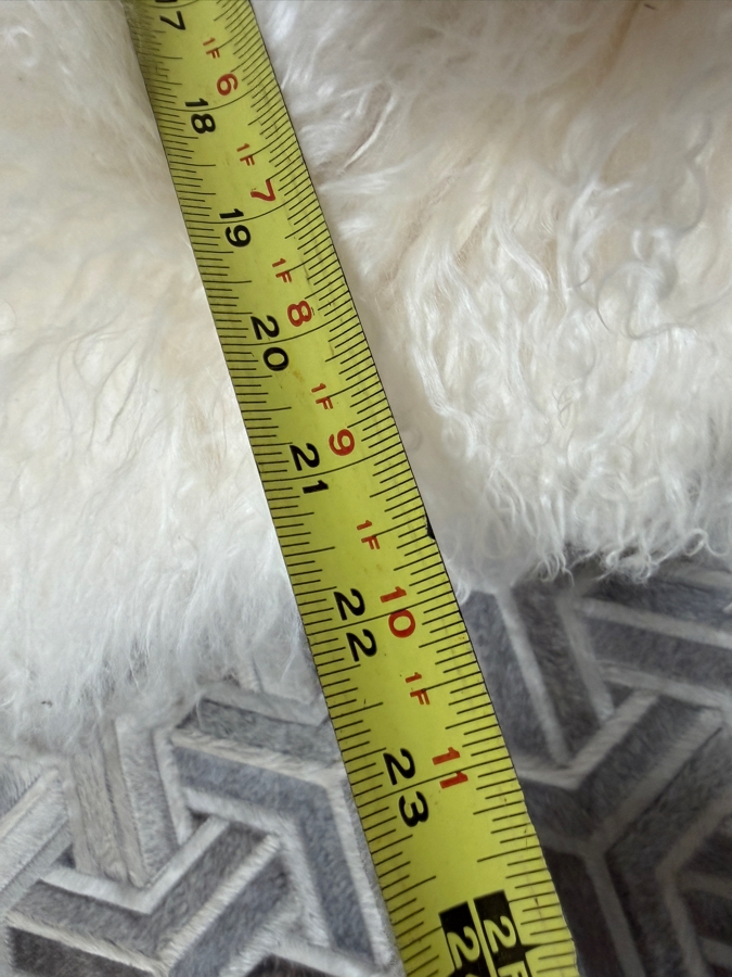 Massoud Furniture Luxury White Long-Hair Mongolian Sheepskin Accent Bench With Tapered Clear Acrylic Lucite Hoofed Legs and Silver Nailhead Trim 44'W X 22'D X 20'H [Photo 10]