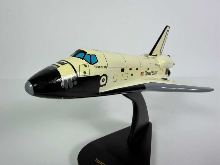 Vintage Space Shuttle Discovery Desktop Model 1/144 Scale By the Toys & Models Corporation 10W X 7D X 7.5H [Photo 5]