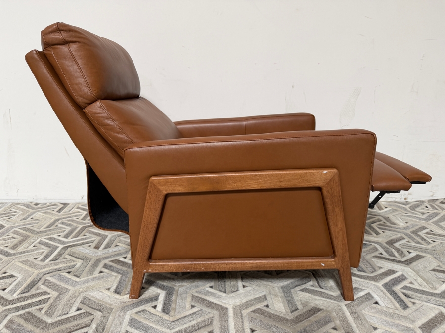 Just Added - Contemporary Leather Manual Push Back Reclining Chair [Photo 6]