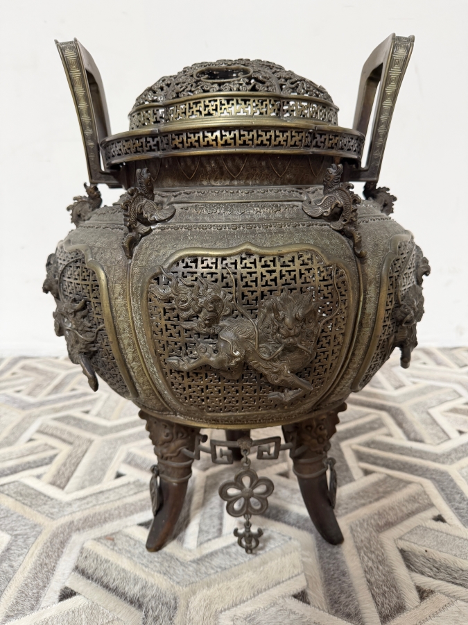 Just Added - Impressive LARGE Japanese Bronze/Brass Koro Censer Incense Burner With Applied Dragons - Signed Underneath 15W X 22.5H [Photo 7]