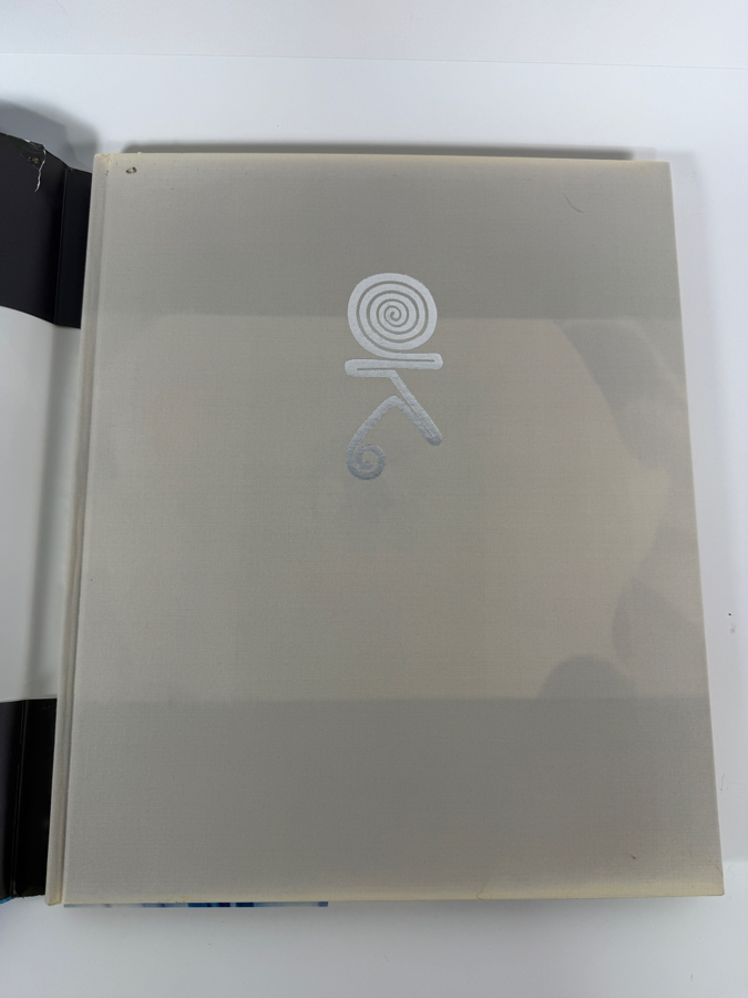 Just Added - First Edition Hardcover Book Georgia O'Keeffe: One Hundred Flowers 13.5 X 16.5 [Photo 2]