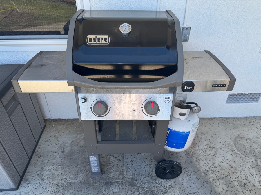 Just Added - Weber Spirit II E-210 Two Burner Liquid Propane Gas Grill BBQ