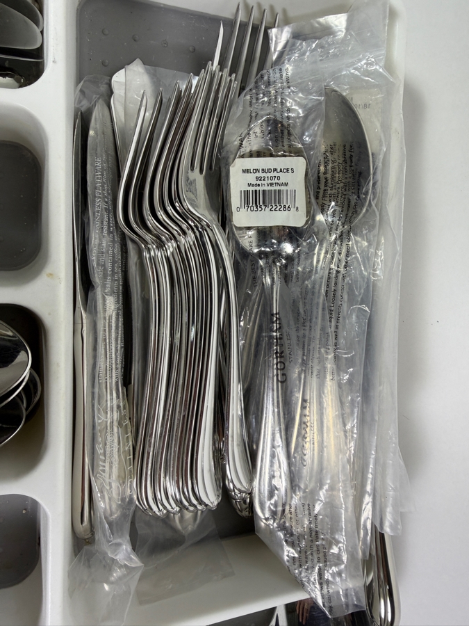 Just Added - Gorham Melon Bud 18/10 Stainless Steel Flatware Silverware Cutlery Set With Serrated Steak Knife Set Approximate Service for 8 [Photo 6]