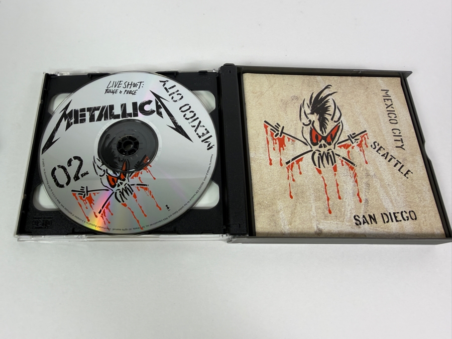 Metallica 'Live Sh*t: Binge & Purge' Compact Reissue 5-Disc Box Set Featuring 3 Live Audio CDs (Mexico City 1993) And 2 Live Concert DVDs (San Diego 1992 & Seattle 1989) [Photo 6]