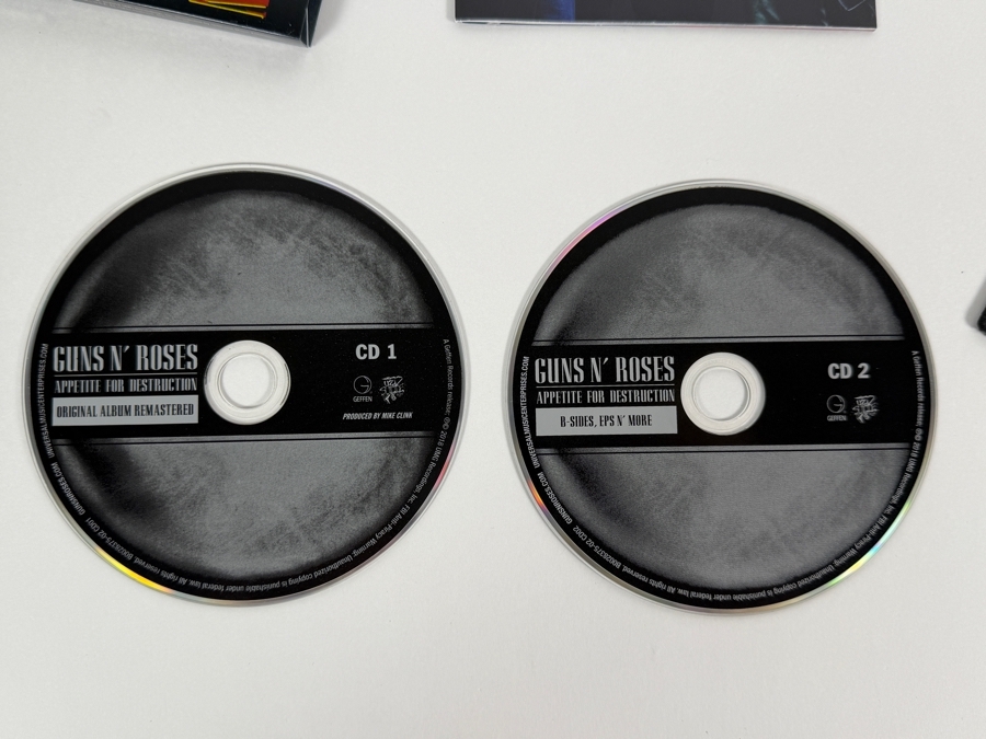 Guns N' Roses 'Appetite for Destruction' Deluxe Edition Remastered 2-CD Set Featuring Foil-Art Picture Slipcase And Comprehensive Collector's Booklet [Photo 10]