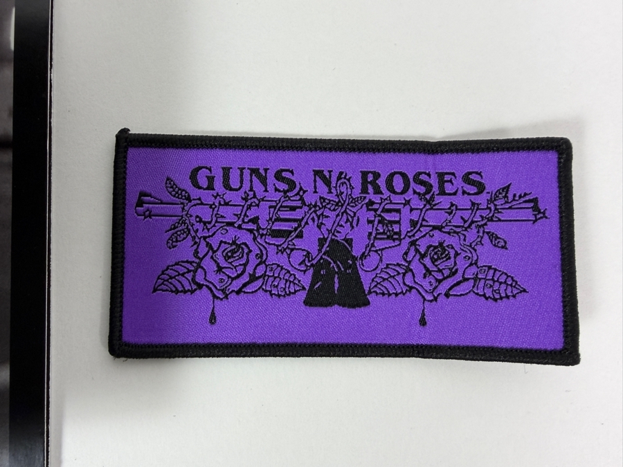 Guns N' Roses 'Appetite for Destruction' Deluxe Edition Remastered 2-CD Set Featuring Foil-Art Picture Slipcase And Comprehensive Collector's Booklet [Photo 7]
