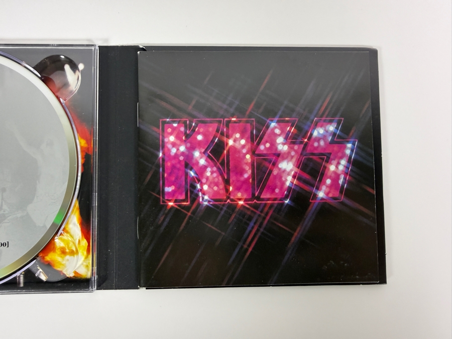 KISS 'Alive! 1975–2000' Remastered 4-CD Anthology Box Set Featuring A Road Case Graphic Outer Slipcase, 72-Page Collector's Booklet, And The Complete 'Millennium Concert' Audio Archive [Photo 4]