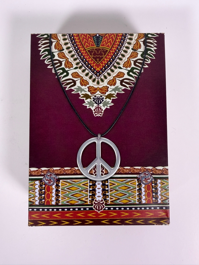 Woodstock: 3 Days of Peace & Music 40th Anniversary Ultimate Collector’s Edition 'The Director's Cut' Numbered Limited Box Set Featuring Faux-Suede Fringe Slipcover, 3 DVDs/Blu-rays, Reprints of LIFE Magazine and Memorabilia [Photo 7]