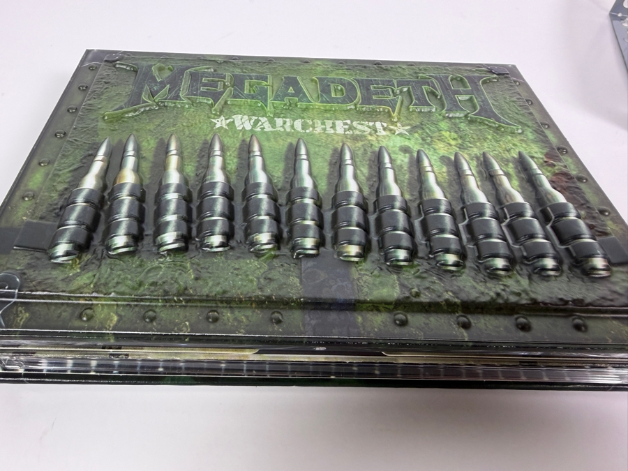 Megadeth Warchest Career Retrospective Four CD One DVD Box Set [Photo 4]