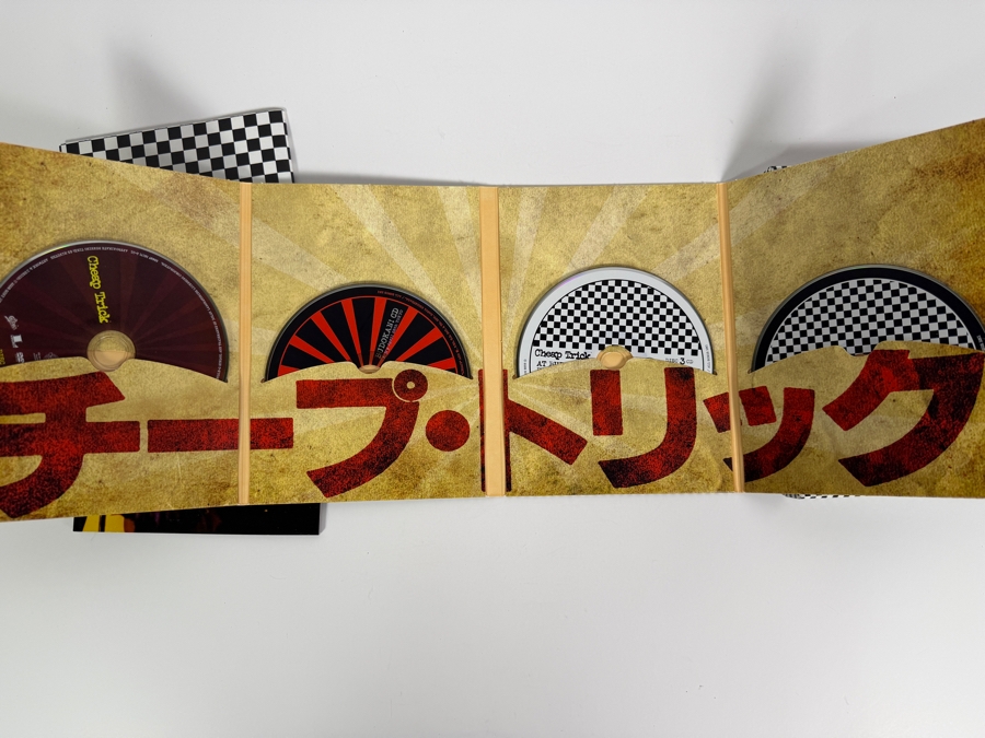 Cheap Trick Budokan 30th Anniversary Deluxe Collector's Box Set [Photo 2]