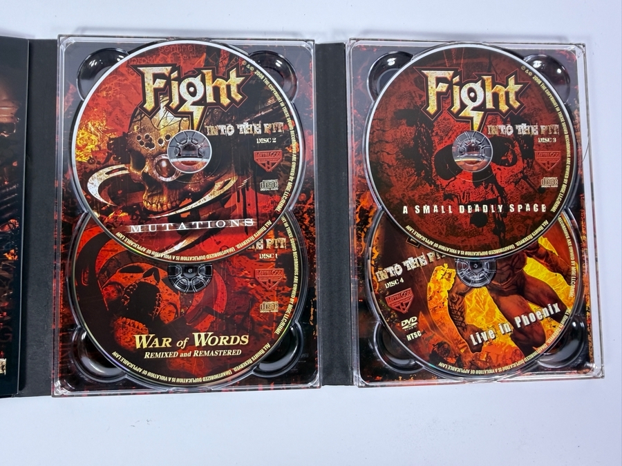 Fight Into The Pit Limited Edition Deluxe Box Set And War Of Words The Film DVD Featuring Rob Halford With Signed Inlay Leaflet [Photo 5]
