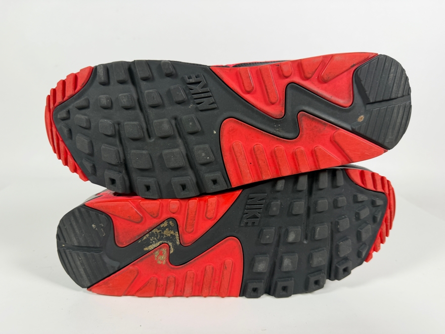 Men's Nike Air Max 90 x Undefeated in 'Black Solar Red' Sneakers Size 10.5 [Photo 8]