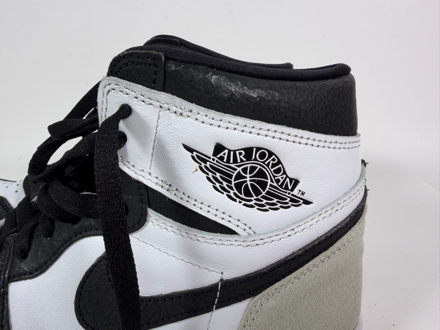 Men's Nike Air Jordan 1 Retro High OG 'Stage Haze' Sneakers Size 11 [Photo 4]