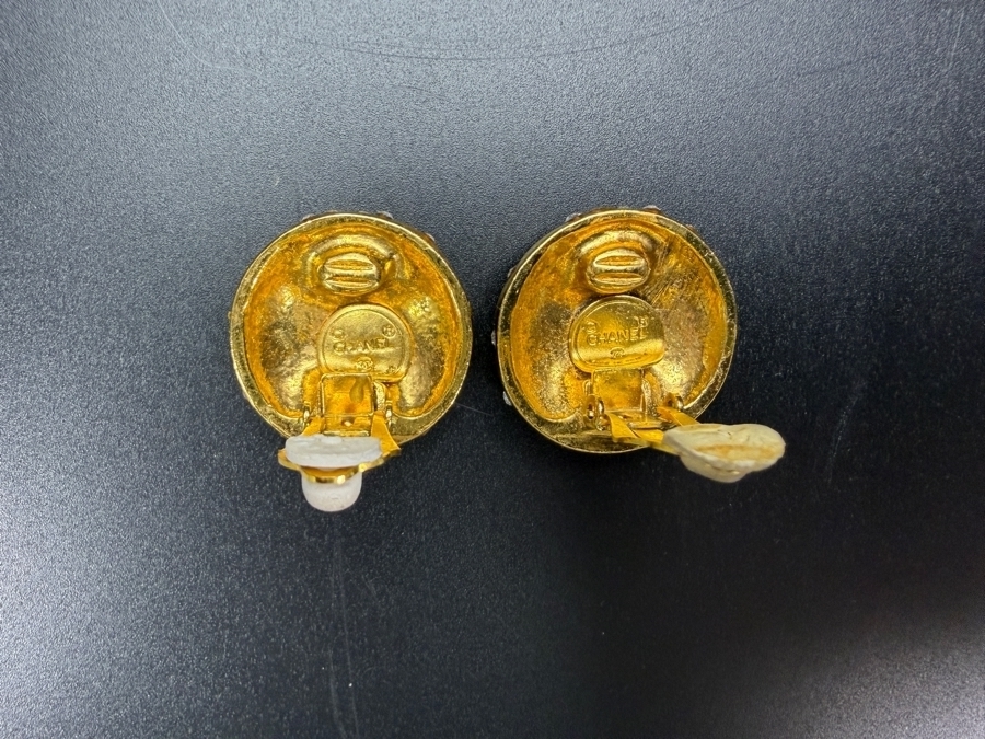 Vintage Chanel Clip-on Earrings [Photo 2]