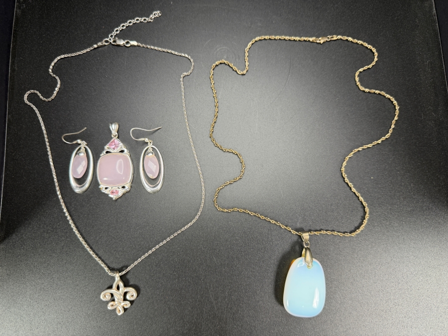 Pair Of Sterling Silver Necklaces with Pendants Plus Matching Sterling Silver Earrings and Pendant 43.5g [Photo 2]