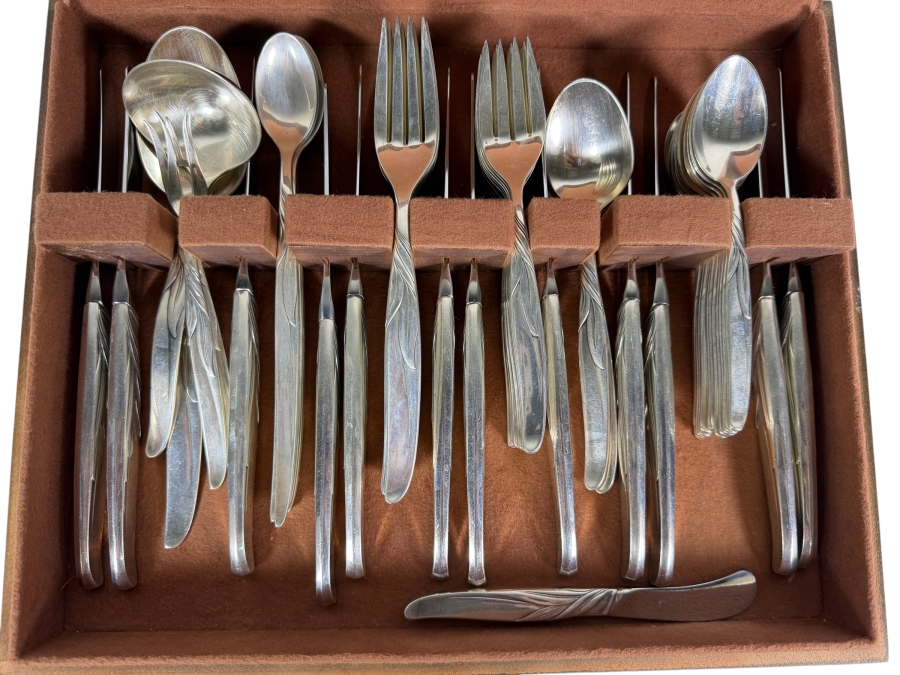 Towle Sterling Silver Southwind Flatware Service - Approximate Service for 12 - 1,940g of Sterling Silver Plus 1,056g Of Sterling Handled Knives - $3,589 Melt Value Not Including Knives
