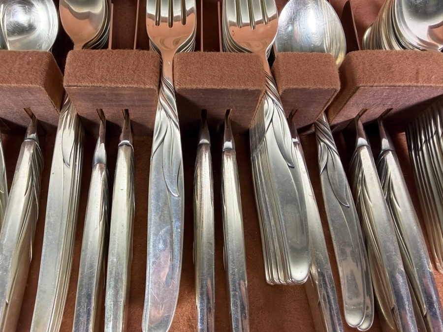 Towle Sterling Silver Southwind Flatware Service - Approximate Service for 12 - 1,940g of Sterling Silver Plus 1,056g Of Sterling Handled Knives - $3,589 Melt Value Not Including Knives [Photo 4]