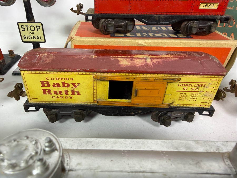 Vintage Lionel O Gauge Prewar & Postwar Toy Train Set Lot With Locomotive, Rolling Stock, Accessories, And Manual [Photo 8]