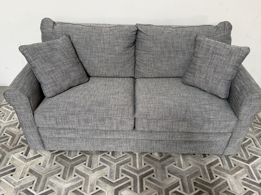 La-Z-Boy Leah Full Sleep Sofa In Pewter Gray Textured Performance Fabric Featuring Rolled Arms And Accent Toss Pillows 73.5'W X 38'H [Photo 4]