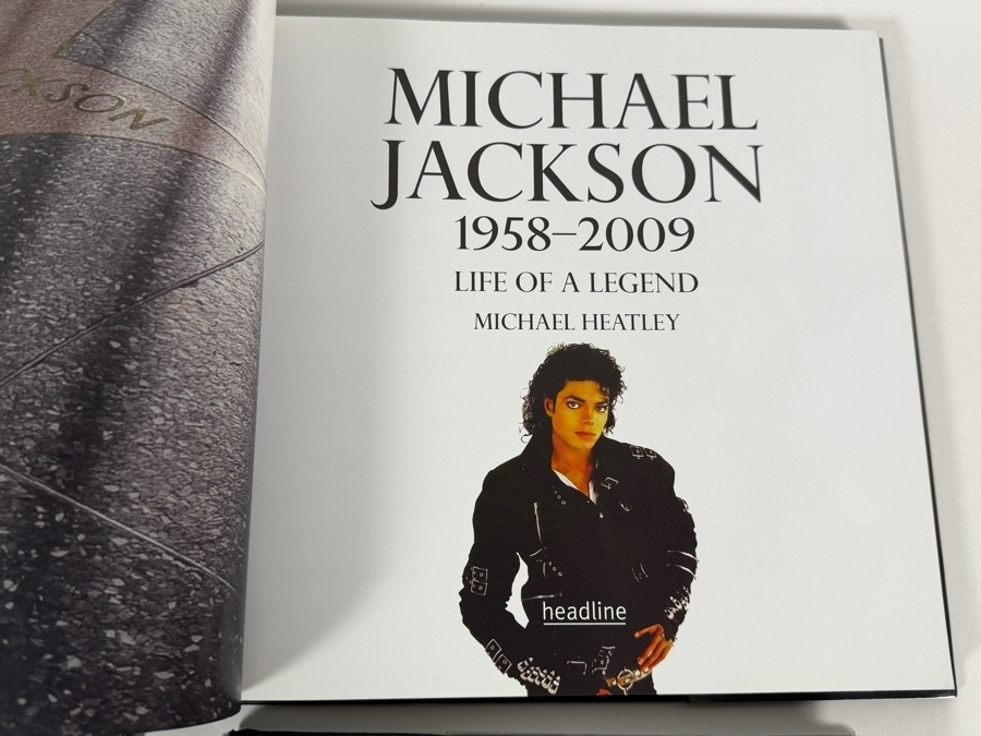 Vintage Michael Jackson Commemorative Hardcover Biography And Photo Book Collection Lot Of Four [Photo 3]