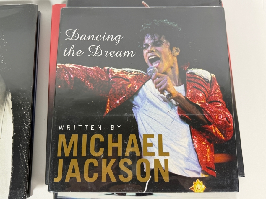 Vintage Michael Jackson Commemorative Hardcover Biography And Photo Book Collection Lot Of Four [Photo 11]