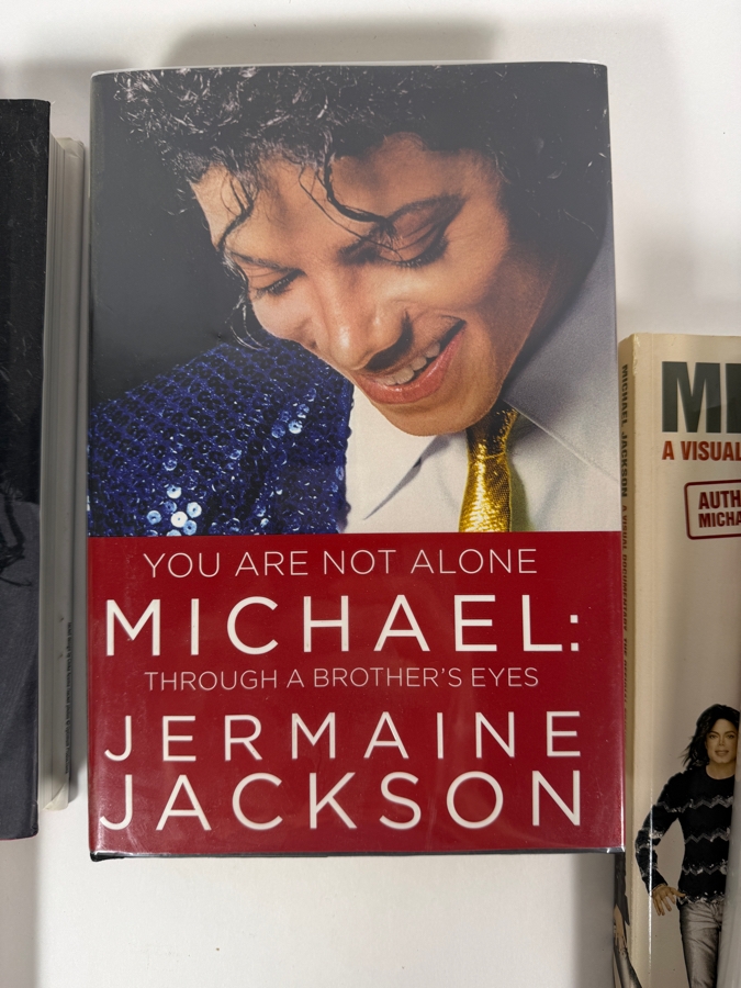 Vintage Michael Jackson Biography Memoirs And Photographic Documentary Book Collection Lot Of Five [Photo 10]